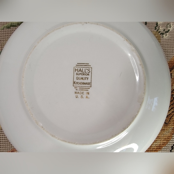 Halls Superior Quality Kitchenware Bowl - Picture 4 of 4